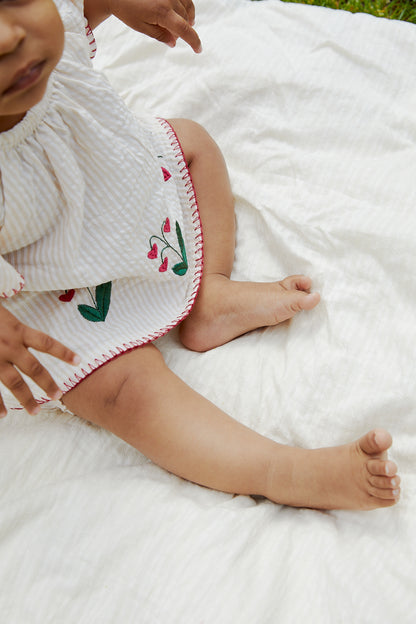 Copenhagen Colors Seersucker Baby Set W. Embroidery